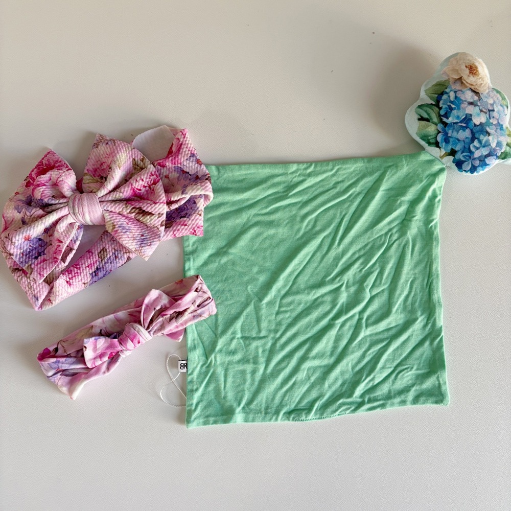 Bums & Roses Baby Girls Floral Waffle Knit Bow Headband & Lovey Set OS